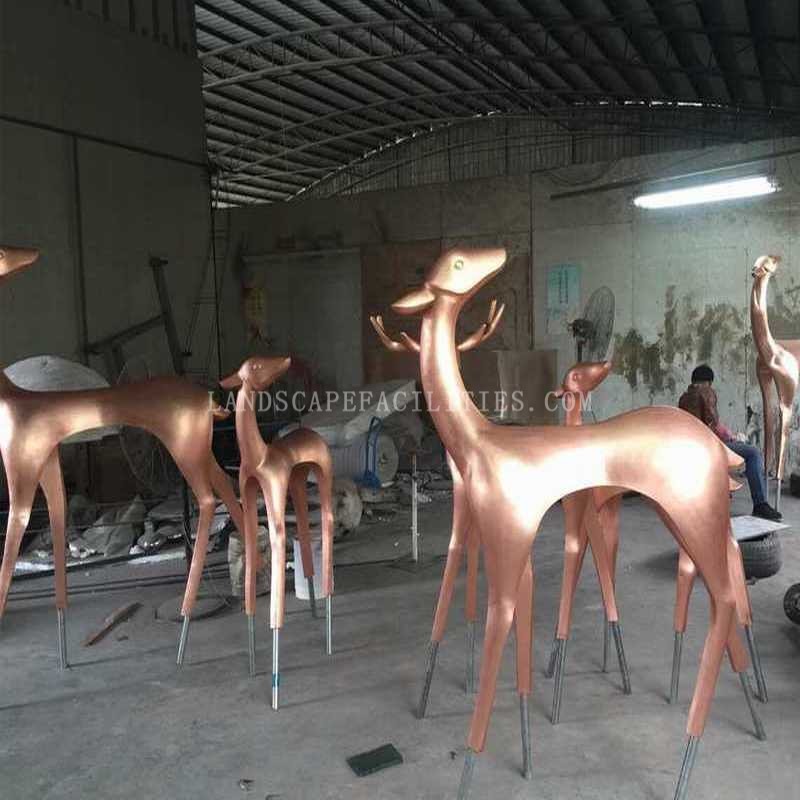 What are the characteristics of fiberglass-reinforced plastic sculptures?(pic1)